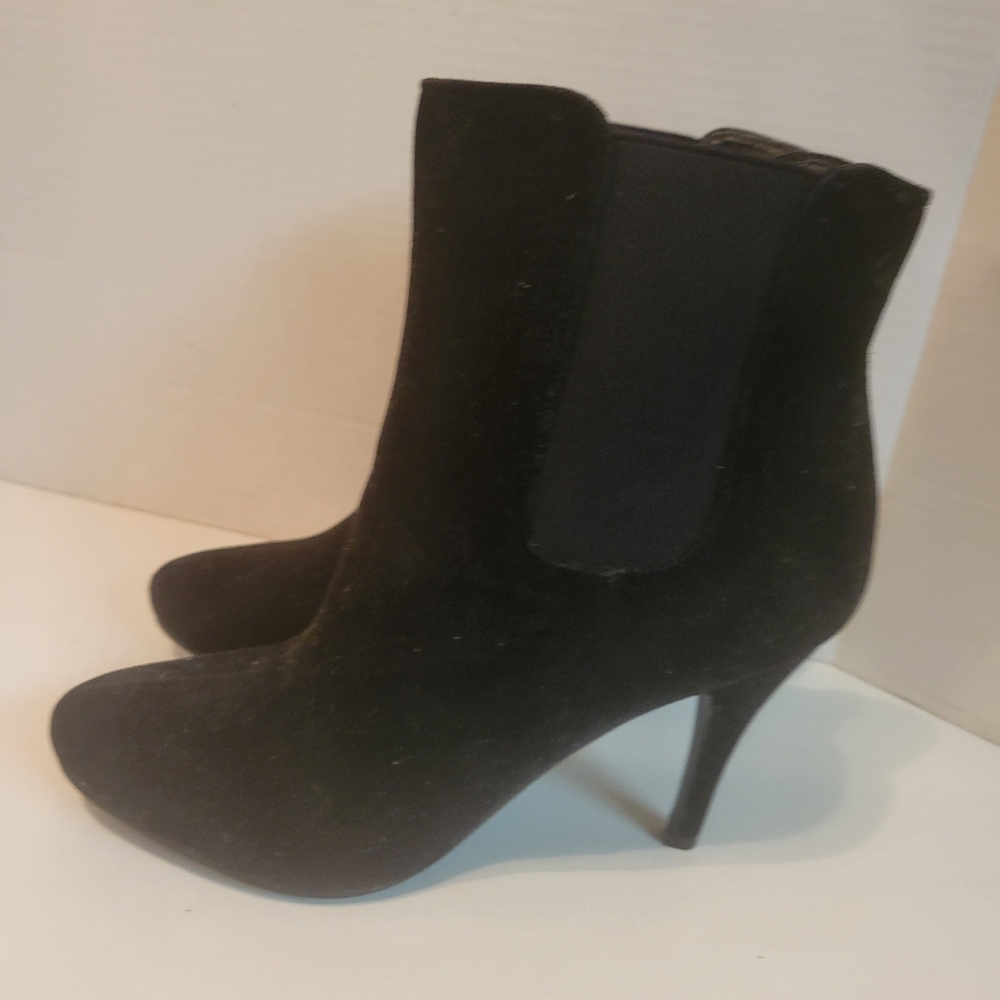 Women's size 10 booties